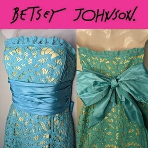 Betsey JOHNSON Battenburg lace strapless dress 6 small